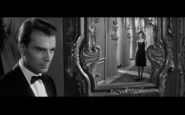 marienbad-mirror
